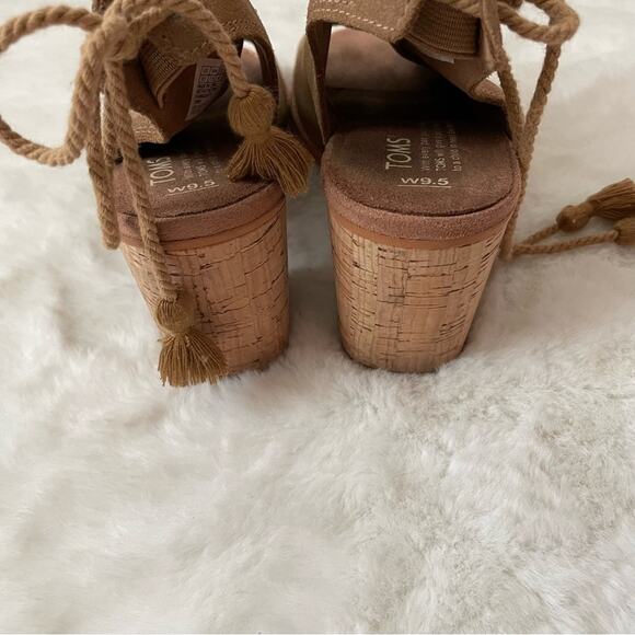 Toms Heels - Picture 2 of 7